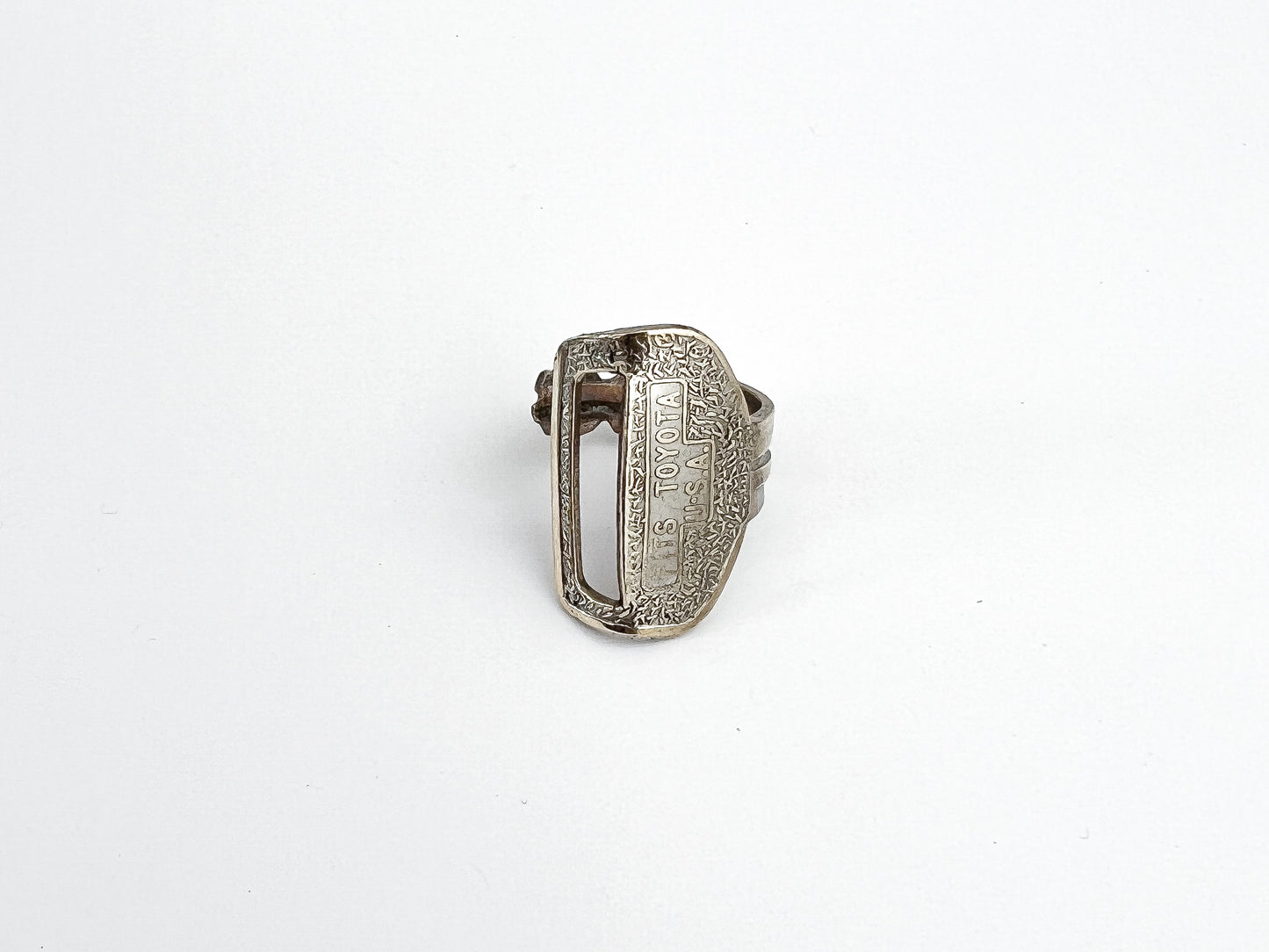 Large Speckled 'Toyota Motors' JoJo Ring