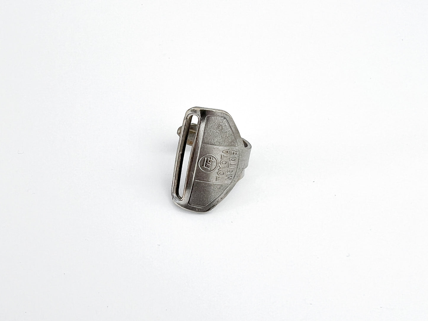 Rectangle Crosshatch 'Toyota Motors' JoJo Ring