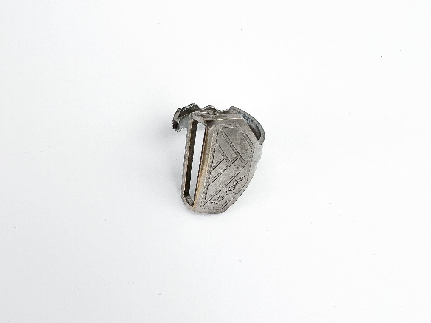 Rectangle 'Toyota' Herringbone JoJo Ring