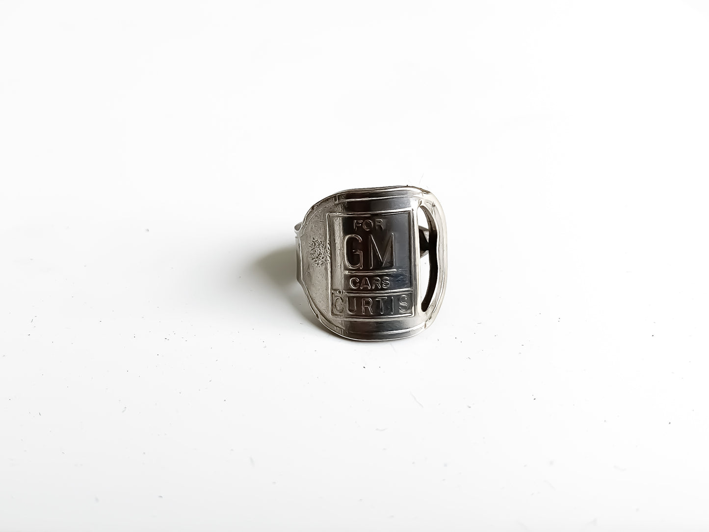 Round 'GM' JoJo Ring
