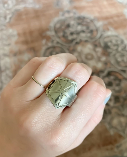 'Chrysler Star' JoJo Ring